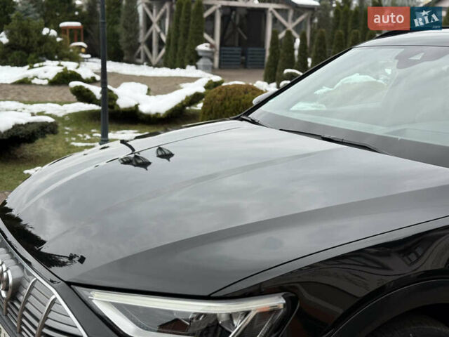 Чорний Ауді E-Tron, об'ємом двигуна 0 л та пробігом 51 тис. км за 31499 $, фото 8 на Automoto.ua