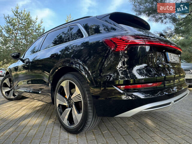 Чорний Ауді E-Tron, об'ємом двигуна 0 л та пробігом 170 тис. км за 28800 $, фото 11 на Automoto.ua