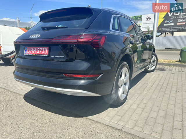 Чорний Ауді E-Tron, об'ємом двигуна 0 л та пробігом 130 тис. км за 23990 $, фото 2 на Automoto.ua