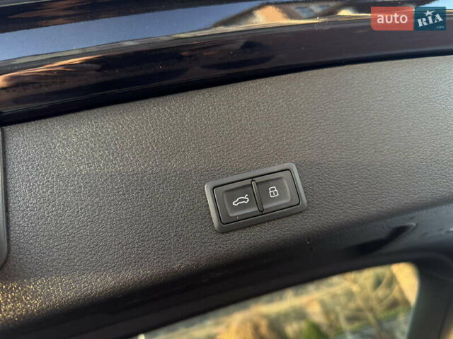 Чорний Ауді E-Tron, об'ємом двигуна 0 л та пробігом 150 тис. км за 25900 $, фото 105 на Automoto.ua