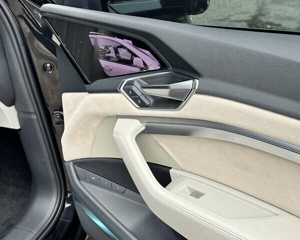 Чорний Ауді E-Tron, об'ємом двигуна 0 л та пробігом 29 тис. км за 38000 $, фото 25 на Automoto.ua