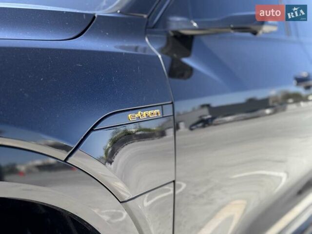 Ауді E-Tron 2020 у Києві на Automoto.ua Чорний Ауді E-Tron, об'ємом двигуна 0 л та пробігом 44 тис. км за 35999 $, фото 19 на Automoto.ua