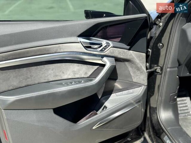 Ауді E-Tron 2020 у Києві на Automoto.ua Чорний Ауді E-Tron, об'ємом двигуна 0 л та пробігом 44 тис. км за 35999 $, фото 36 на Automoto.ua