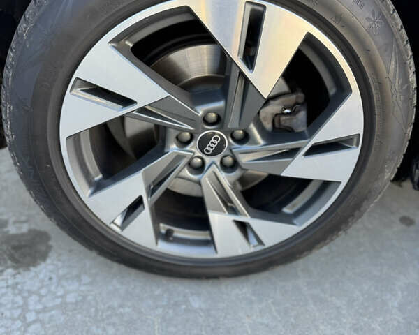 Чорний Ауді E-Tron, об'ємом двигуна 0 л та пробігом 155 тис. км за 29499 $, фото 18 на Automoto.ua