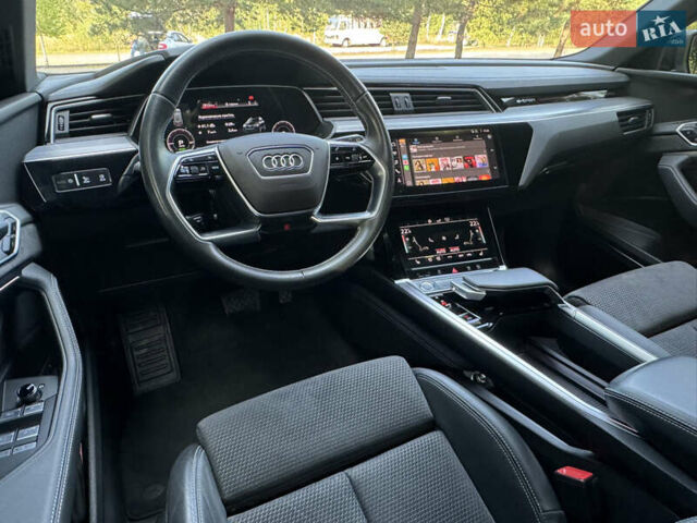 Чорний Ауді E-Tron, об'ємом двигуна 0 л та пробігом 170 тис. км за 28800 $, фото 19 на Automoto.ua