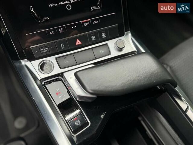 Черный Ауди E-Tron, объемом двигателя 0 л и пробегом 159 тыс. км за 24000 $, фото 90 на Automoto.ua