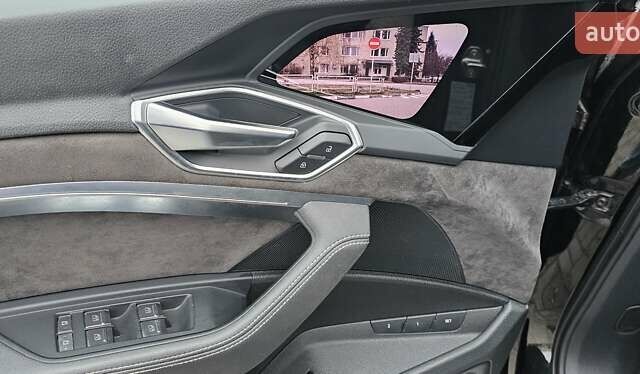 Чорний Ауді E-Tron, об'ємом двигуна 0 л та пробігом 120 тис. км за 33500 $, фото 109 на Automoto.ua
