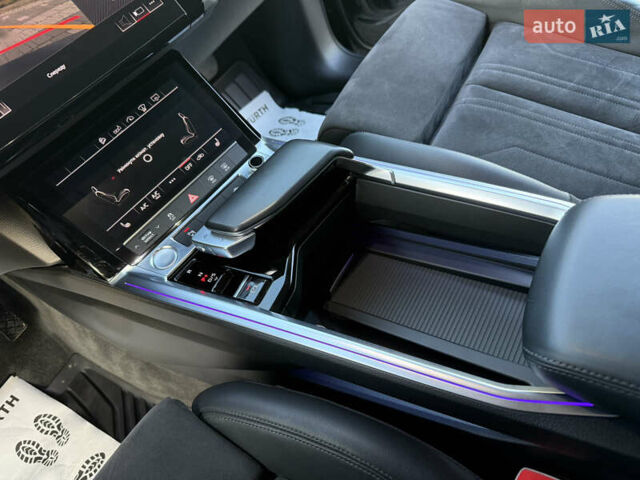 Чорний Ауді E-Tron, об'ємом двигуна 0 л та пробігом 150 тис. км за 25900 $, фото 74 на Automoto.ua