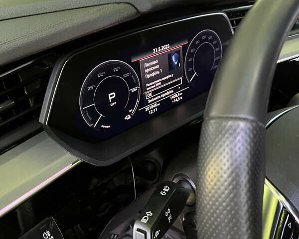 Черный Ауди E-Tron, объемом двигателя 0 л и пробегом 199 тыс. км за 27999 $, фото 35 на Automoto.ua