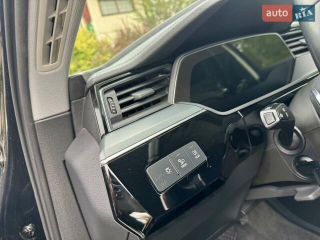 Чорний Ауді E-Tron, об'ємом двигуна 0 л та пробігом 159 тис. км за 24500 $, фото 75 на Automoto.ua
