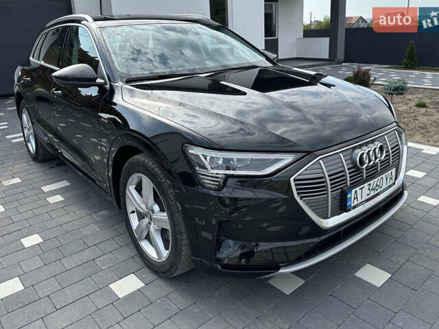 Черный Ауди E-Tron, объемом двигателя 0 л и пробегом 130 тыс. км за 26500 $, фото 2 на Automoto.ua