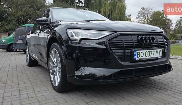 Чорний Ауді E-Tron, об'ємом двигуна 0 л та пробігом 138 тис. км за 29900 $, фото 30 на Automoto.ua