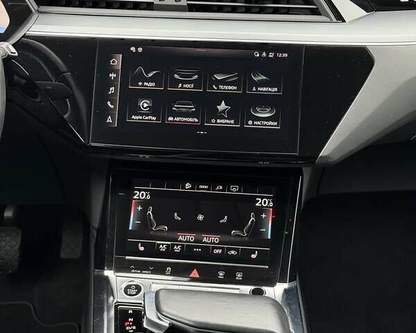 Чорний Ауді E-Tron, об'ємом двигуна 0 л та пробігом 109 тис. км за 27900 $, фото 48 на Automoto.ua
