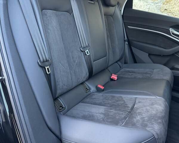 Чорний Ауді E-Tron, об'ємом двигуна 0 л та пробігом 253 тис. км за 24200 $, фото 41 на Automoto.ua