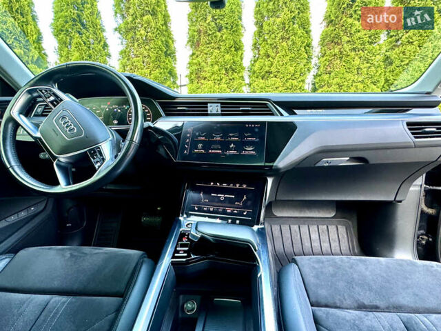 Черный Ауди E-Tron, объемом двигателя 0 л и пробегом 82 тыс. км за 37777 $, фото 59 на Automoto.ua