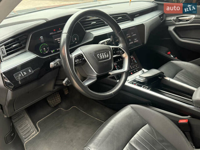 Черный Ауди E-Tron, объемом двигателя 0 л и пробегом 158 тыс. км за 26900 $, фото 48 на Automoto.ua