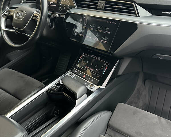 Черный Ауди E-Tron, объемом двигателя 0 л и пробегом 118 тыс. км за 28900 $, фото 41 на Automoto.ua