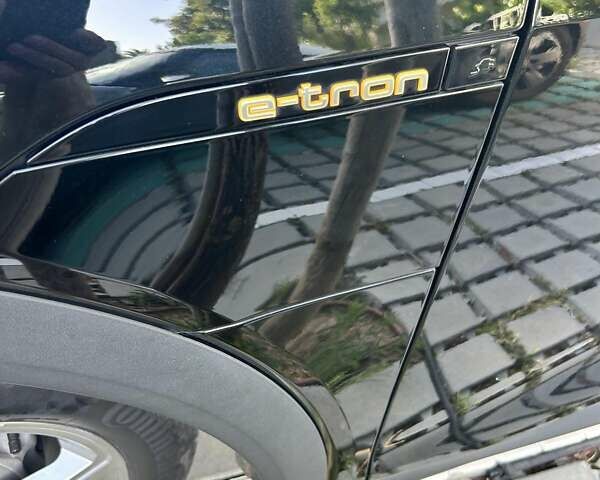 Черный Ауди E-Tron, объемом двигателя 0 л и пробегом 30 тыс. км за 41000 $, фото 8 на Automoto.ua