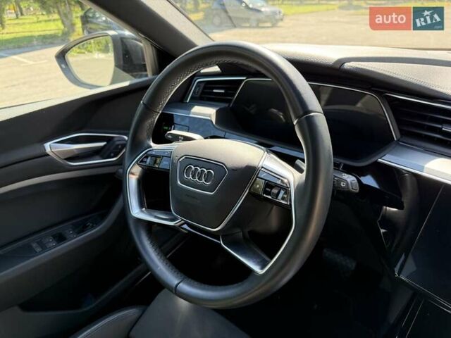 Черный Ауди E-Tron, объемом двигателя 0 л и пробегом 23 тыс. км за 38999 $, фото 40 на Automoto.ua