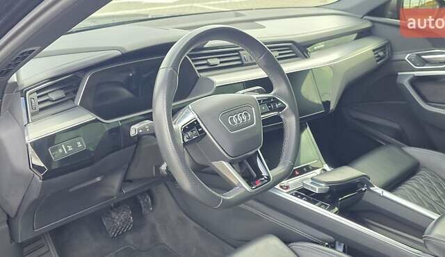 Черный Ауди E-Tron, объемом двигателя 0 л и пробегом 54 тыс. км за 43500 $, фото 67 на Automoto.ua