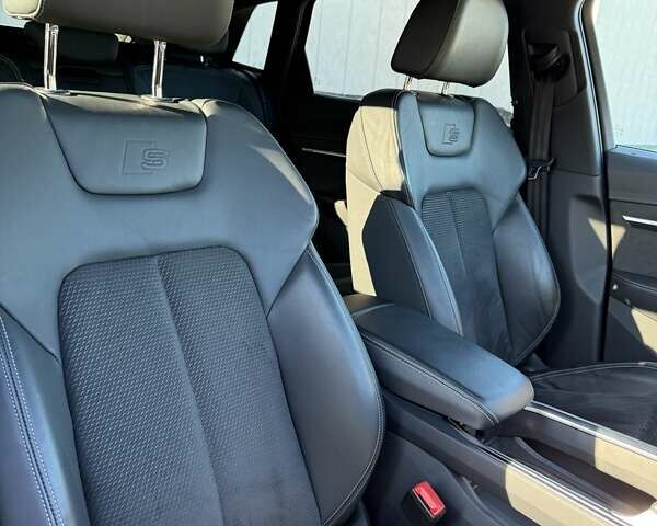 Черный Ауди E-Tron, объемом двигателя 0 л и пробегом 64 тыс. км за 35000 $, фото 10 на Automoto.ua