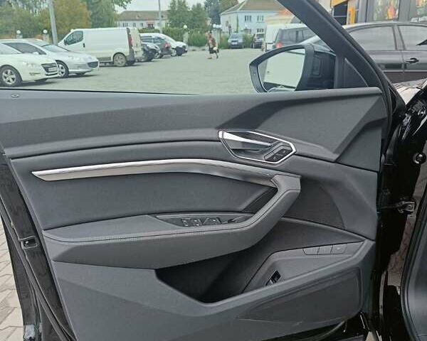 Чорний Ауді E-Tron, об'ємом двигуна 0 л та пробігом 147 тис. км за 29999 $, фото 10 на Automoto.ua
