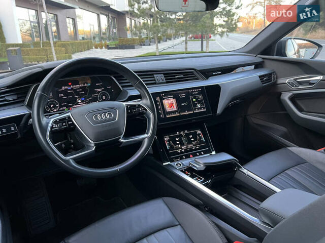 Чорний Ауді E-Tron, об'ємом двигуна 0 л та пробігом 187 тис. км за 23300 $, фото 33 на Automoto.ua