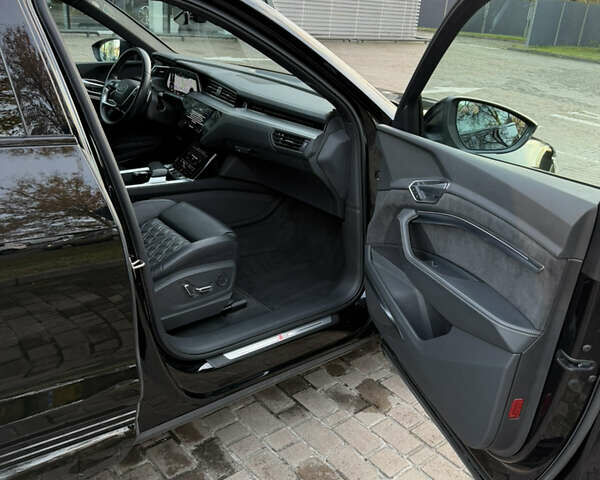 Черный Ауди E-Tron, объемом двигателя 0 л и пробегом 71 тыс. км за 38470 $, фото 23 на Automoto.ua