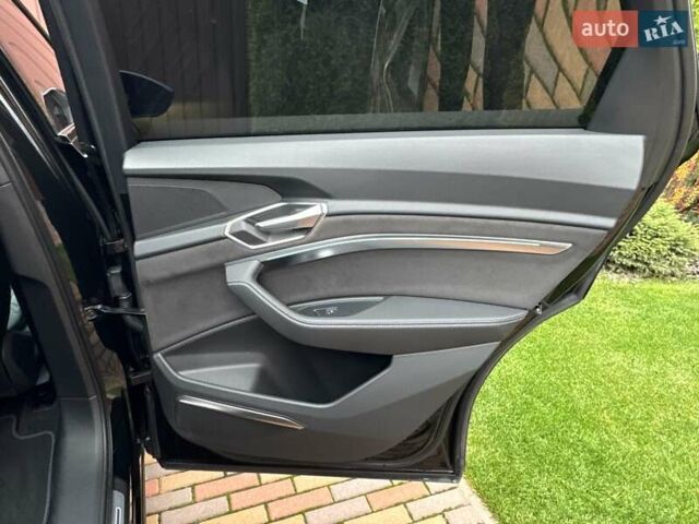 Чорний Ауді E-Tron, об'ємом двигуна 0 л та пробігом 58 тис. км за 42999 $, фото 78 на Automoto.ua