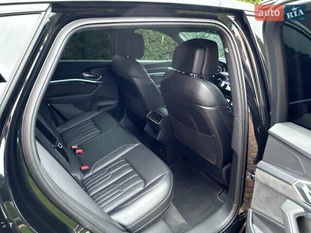 Чорний Ауді E-Tron, об'ємом двигуна 0 л та пробігом 58 тис. км за 42999 $, фото 76 на Automoto.ua