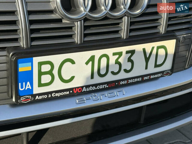 Чорний Ауді E-Tron, об'ємом двигуна 0 л та пробігом 95 тис. км за 36599 $, фото 23 на Automoto.ua