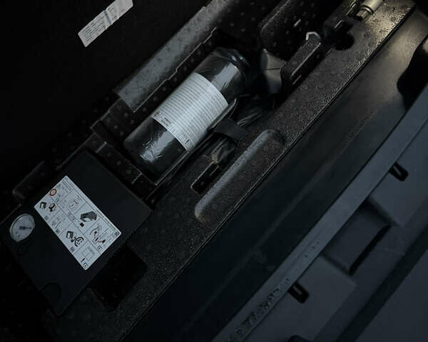 Чорний Ауді E-Tron, об'ємом двигуна 0 л та пробігом 84 тис. км за 36000 $, фото 25 на Automoto.ua