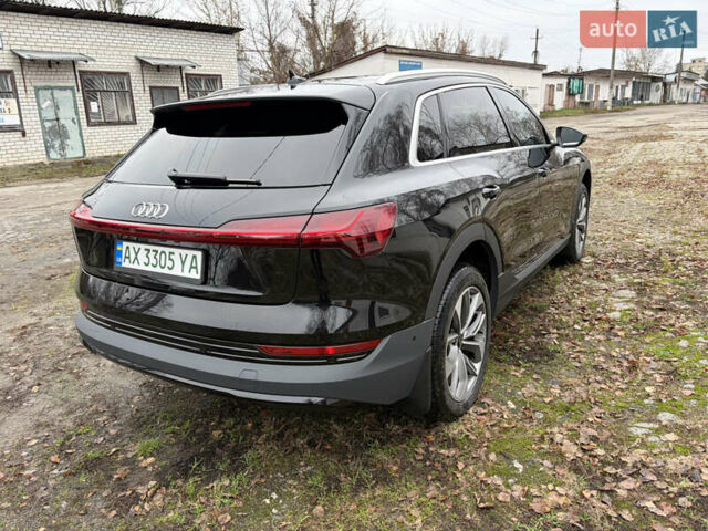 Чорний Ауді E-Tron, об'ємом двигуна 0 л та пробігом 126 тис. км за 27000 $, фото 4 на Automoto.ua