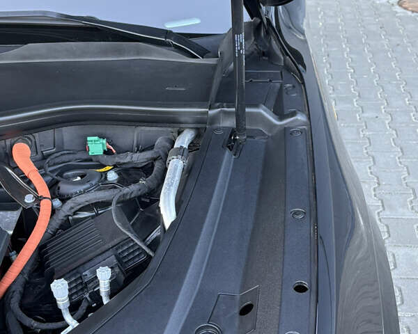 Чорний Ауді E-Tron, об'ємом двигуна 0 л та пробігом 95 тис. км за 36599 $, фото 91 на Automoto.ua