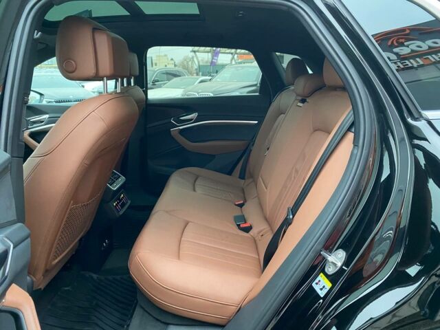 Чорний Ауді E-Tron, об'ємом двигуна 0 л та пробігом 38 тис. км за 33900 $, фото 21 на Automoto.ua