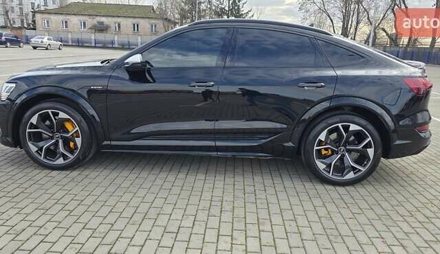 Черный Ауди E-Tron, объемом двигателя 0 л и пробегом 54 тыс. км за 43500 $, фото 39 на Automoto.ua