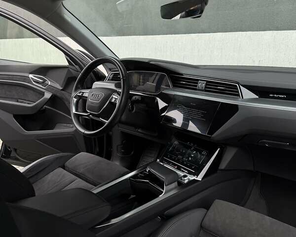 Чорний Ауді E-Tron, об'ємом двигуна 0 л та пробігом 148 тис. км за 31500 $, фото 39 на Automoto.ua