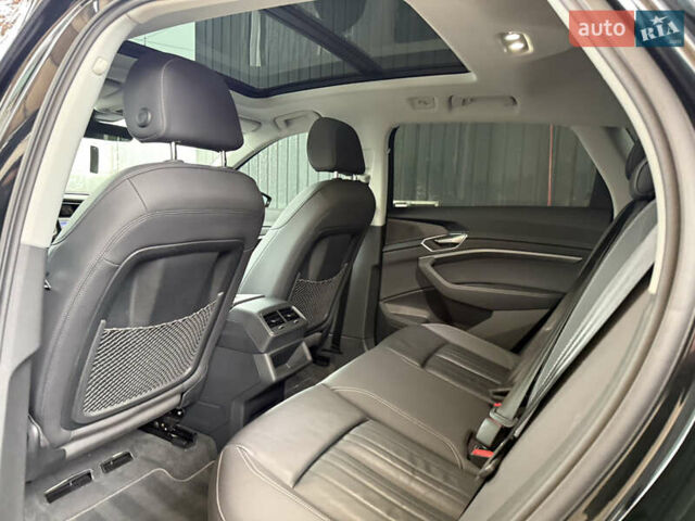 Черный Ауди E-Tron, объемом двигателя 0 л и пробегом 150 тыс. км за 27500 $, фото 31 на Automoto.ua