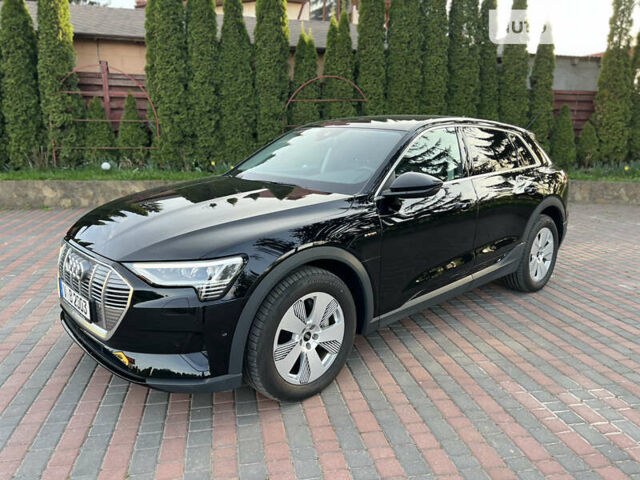 Чорний Ауді E-Tron, об'ємом двигуна 0 л та пробігом 14 тис. км за 35500 $, фото 5 на Automoto.ua