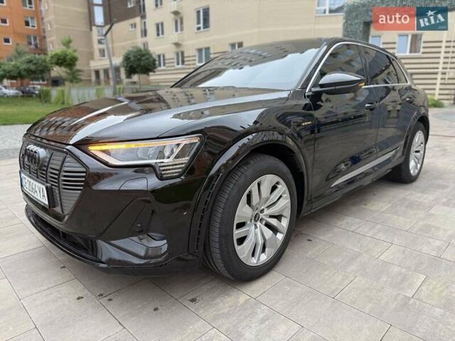 Чорний Ауді E-Tron, об'ємом двигуна 0 л та пробігом 31 тис. км за 39990 $, фото 2 на Automoto.ua
