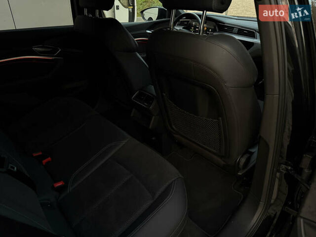 Чорний Ауді E-Tron, об'ємом двигуна 0 л та пробігом 58 тис. км за 41900 $, фото 48 на Automoto.ua