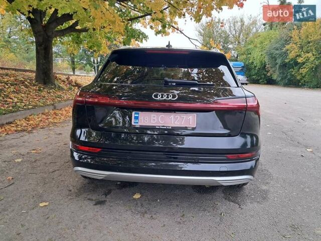 Черный Ауди E-Tron, объемом двигателя 0 л и пробегом 200 тыс. км за 27500 $, фото 3 на Automoto.ua