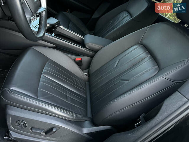 Чорний Ауді E-Tron, об'ємом двигуна 0 л та пробігом 187 тис. км за 23300 $, фото 31 на Automoto.ua