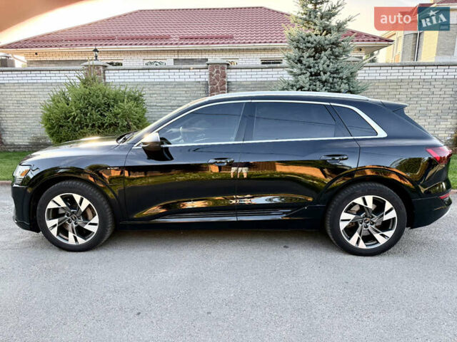 Черный Ауди E-Tron, объемом двигателя 0 л и пробегом 140 тыс. км за 29299 $, фото 12 на Automoto.ua