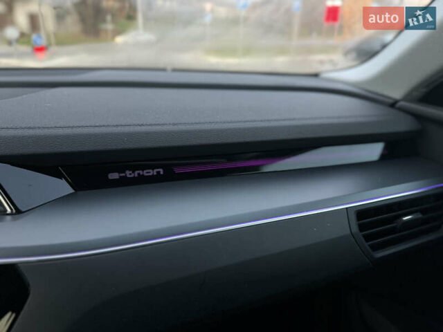 Чорний Ауді E-Tron, об'ємом двигуна 0 л та пробігом 155 тис. км за 28500 $, фото 19 на Automoto.ua