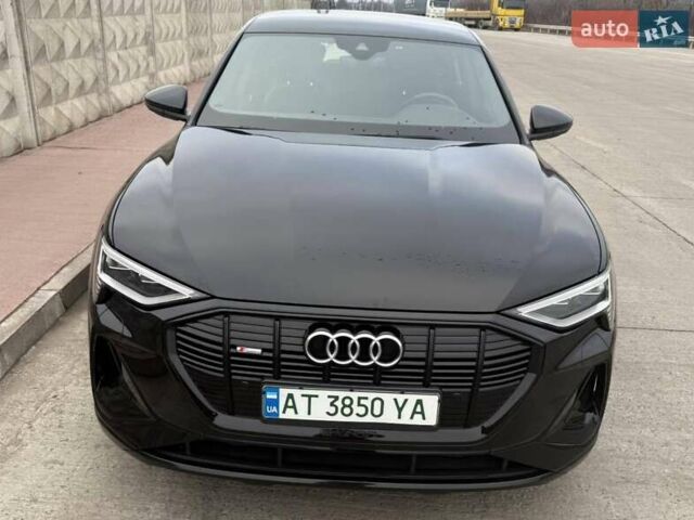 Чорний Ауді E-Tron, об'ємом двигуна 0 л та пробігом 86 тис. км за 27999 $, фото 4 на Automoto.ua