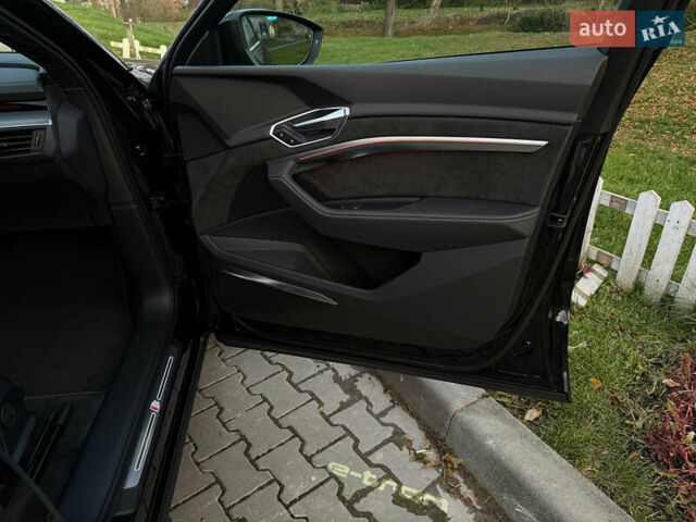 Чорний Ауді E-Tron, об'ємом двигуна 0 л та пробігом 58 тис. км за 41900 $, фото 41 на Automoto.ua