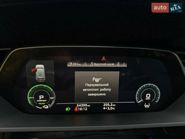 Чорний Ауді E-Tron, об'ємом двигуна 0 л та пробігом 54 тис. км за 37990 $, фото 19 на Automoto.ua