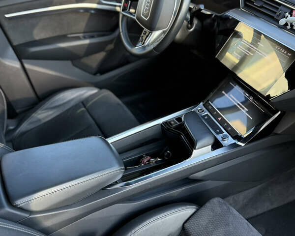 Черный Ауди E-Tron, объемом двигателя 0 л и пробегом 43 тыс. км за 29900 $, фото 20 на Automoto.ua