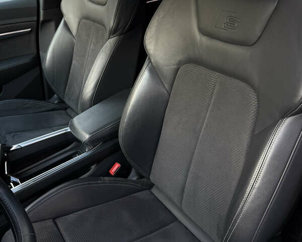 Чорний Ауді E-Tron, об'ємом двигуна 0 л та пробігом 178 тис. км за 31000 $, фото 7 на Automoto.ua